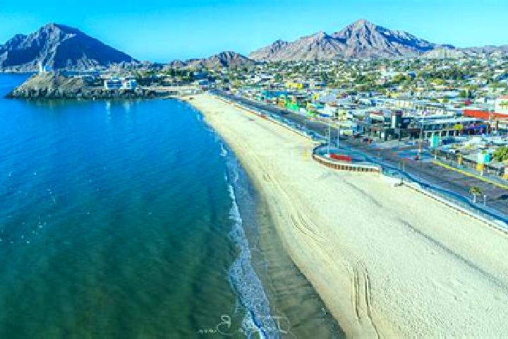 Scarlett, 37 — Escort in San Felipe Tepemaxalco, Mexico