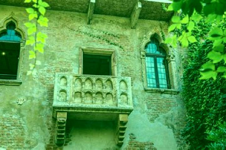 Scarlett, 37 — Escort in Santa Giuletta, Italy
