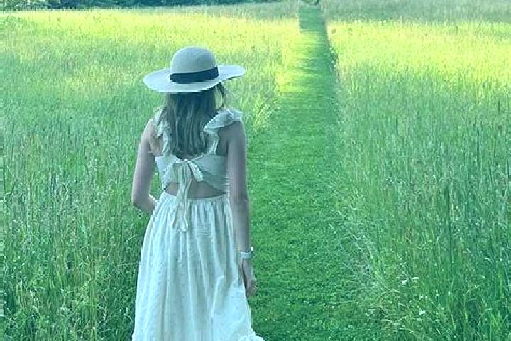 Scarlett, 37 — Escort in White Mills, United States