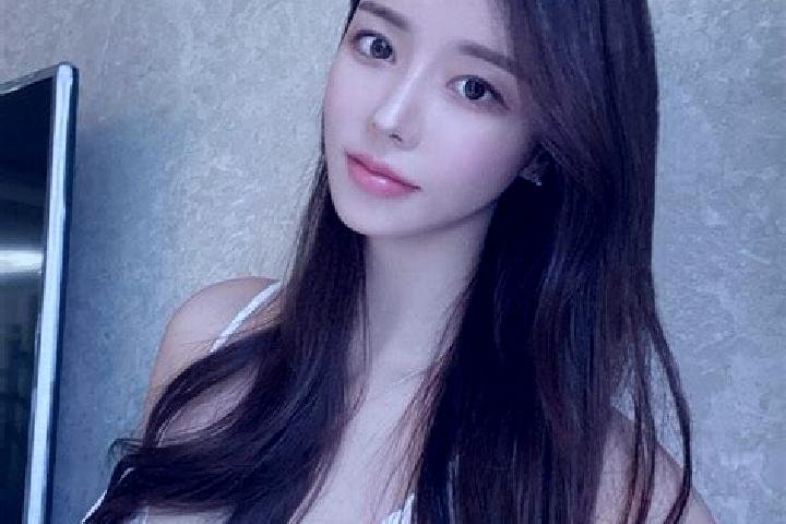 Scarlett, 37 — Escort in Yuexiulu, China