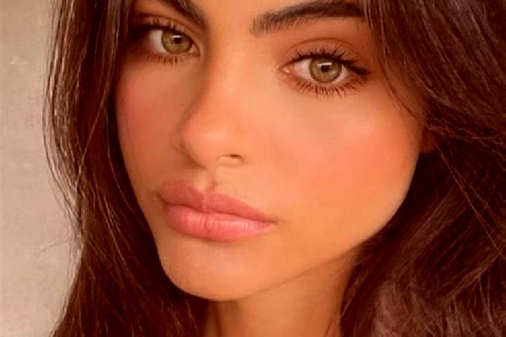 Scarlett, 38, a black dark-eyed indian companion based in Kilicli. Offering Roleplay, 69, Party Girl. Available for incall and outcall, overnight bookings av...