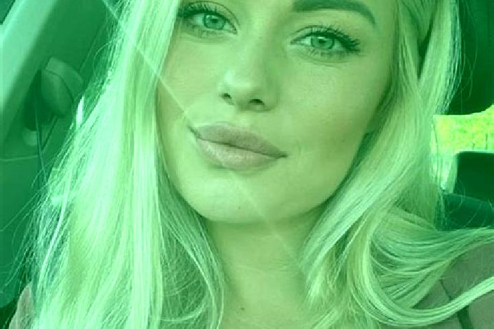 Scarlett, 38, a blonde hazel-eyed indian companion based in Beverly. Offering Couples, Massage, Striptease, GFE. Available for incall and outcall, overnight ...