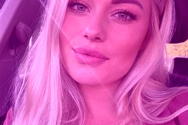 Scarlett, 38, a blonde hazel-eyed slavic companion based in Thenzawl. Offering Duos, CIM, Erotic Massage, Dinner Date, Domination. Available for incall and o...