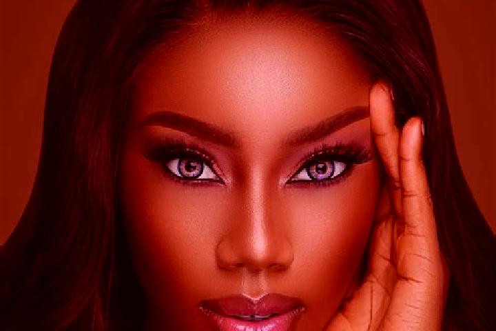 Scarlett, 38, a chestnut blue-eyed ebony companion based in Chapel Hill. Offering Striptease, Erotic Massage. Available for incall and outcall, overnight boo...