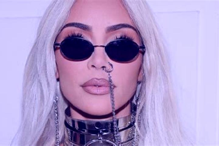 Scarlett, 38, a platinum blonde amber-eyed asian companion based in North Las Vegas. Offering GFE, BDSM, Duos. Available for incall and outcall, overnight bo...
