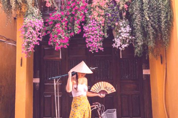 Scarlett, 38 — Escort in Bach Mai, Vietnam