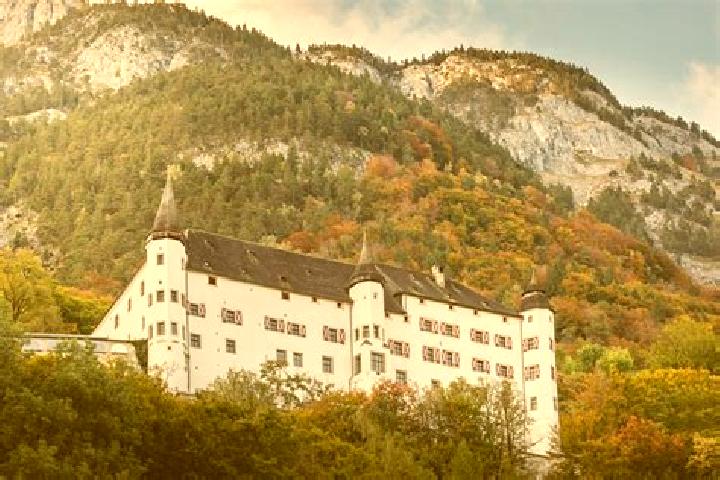 Scarlett, 38 — Escort in Jenbach, Austria