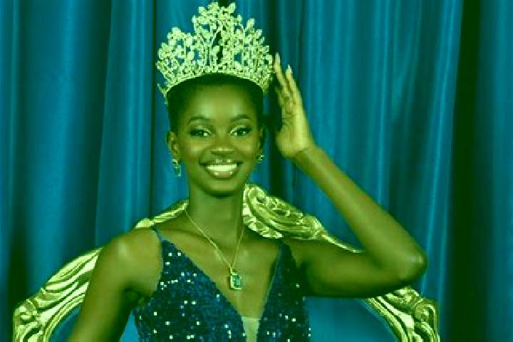 Scarlett, 38 — Escort in Kouassi-Badoukro, Ivory Coast