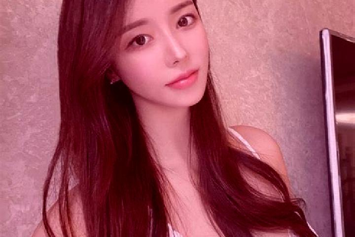 Scarlett, 38 — Escort in Moshiyi, China