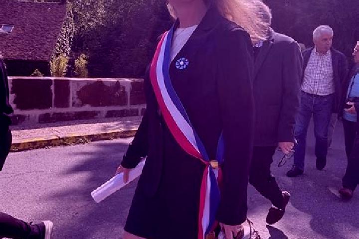Scarlett, 38 — Escort in Vailly-sur-Sauldre, France