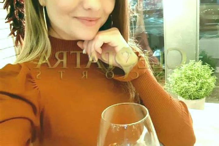 Scarlett, 39, a red amber-eyed latina companion based in Jaitaran. Offering 69, GFE, Dinner Date, Striptease. Available for incall and outcall, day and eveni...