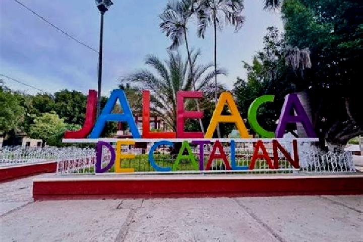 Scarlett, 39 — Escort in Jaleaca de Catalan, Mexico