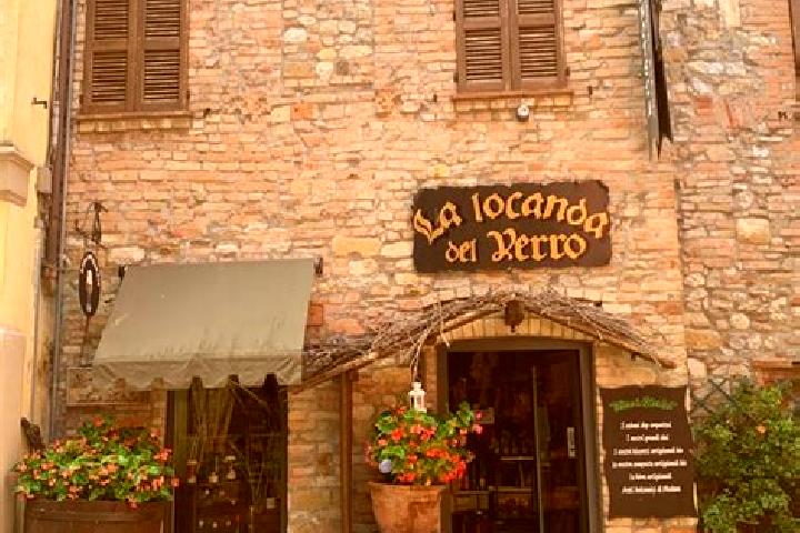 Scarlett, 39 — Escort in Vernasca, Italy
