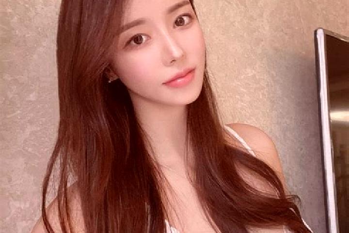 Scarlett, 39 — Escort in Xiuma, China
