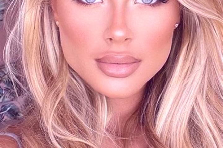 Sienna, 20, a blonde blue-eyed latina companion based in Sant Celoni. Offering Prostate Massage, 69, Striptease. Available for incall and outcall, overnight ...