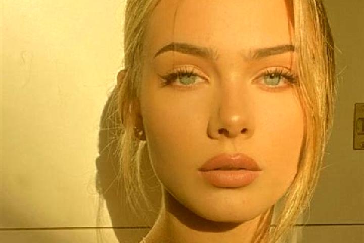 Sienna, 20, a blonde grey-eyed european companion based in Dommary-Baroncourt. Offering CIM, A-Level, Prostate Massage, Tantra. Available for incall and outc...