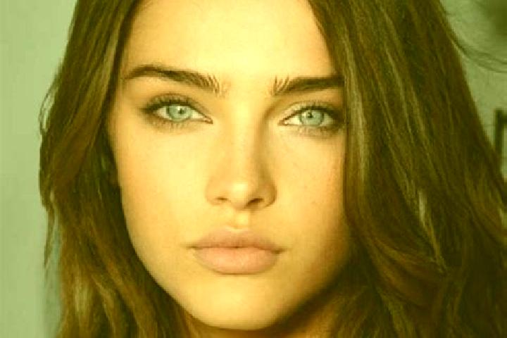 Sienna, 20, a brunette amber-eyed mixed companion based in Obidos. Offering A-Level, Striptease, BDSM, 69, CIM. Available for incall and outcall, day and eve...