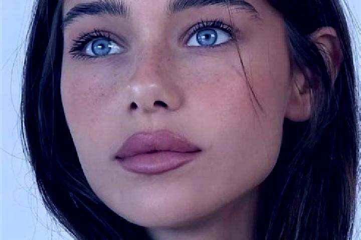Sienna, 20, a brunette amber-eyed slavic companion based in Selsingen. Offering Travel Companion, Dinner Date, Deep French Kissing, OWO, 69. Available for in...