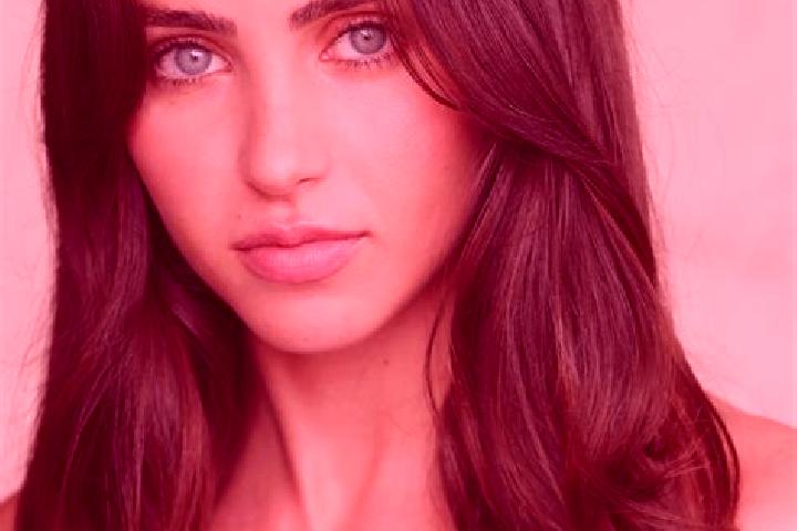 Sienna, 20, a brunette dark-eyed caribbean companion based in Itas. Offering CIM, Fetish, Striptease, Couples. Available for incall and outcall, overnight bo...