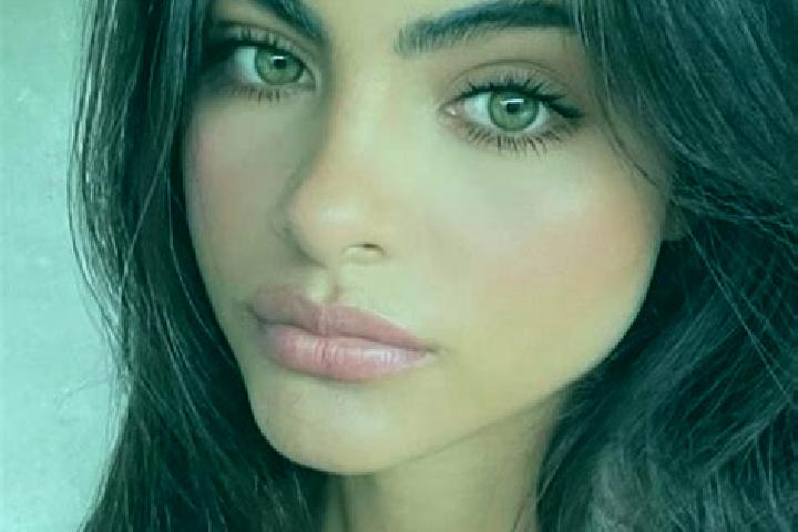 Sienna, 20, a brunette dark-eyed middle eastern companion based in Blackwood. Offering Duos, Massage, Roleplay, Domination, A-Level. Available for incall and...