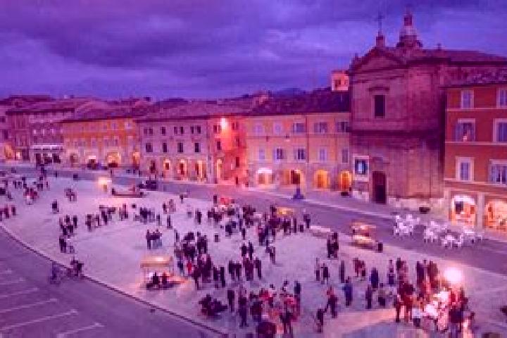 Sienna, 20 — Escort in San Severino Marche, Italy