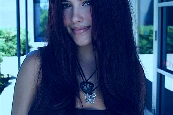 Sienna, 21, a auburn dark-eyed asian companion based in Vallromanes. Offering Striptease, Travel Companion, CIM, Fetish. Available for incall and outcall, da...