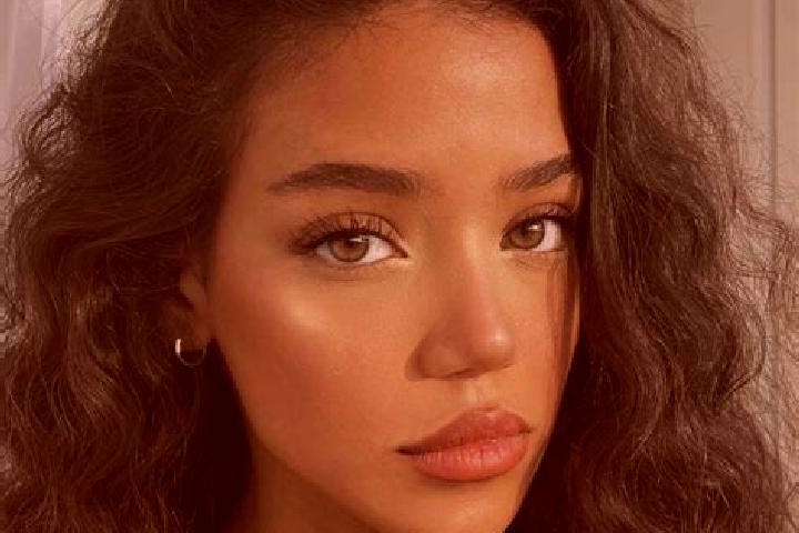 Sienna, 21, a black brown-eyed mixed companion based in Meneses de Campos. Offering Tantra, Duos, OWO, Dinner Date. Available for incall and outcall, day and...