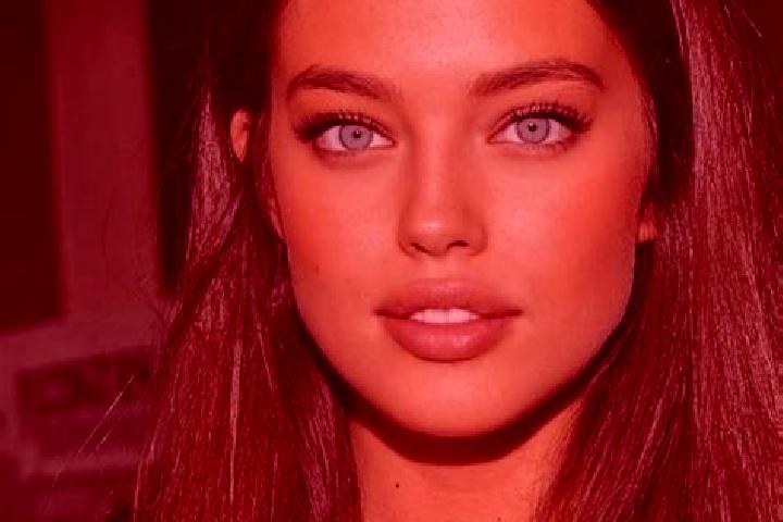 Sienna, 21, a black green-eyed mediterranean companion based in Wabash. Offering A-Level, GFE, CIM. Available for incall and outcall, day and evening dates.