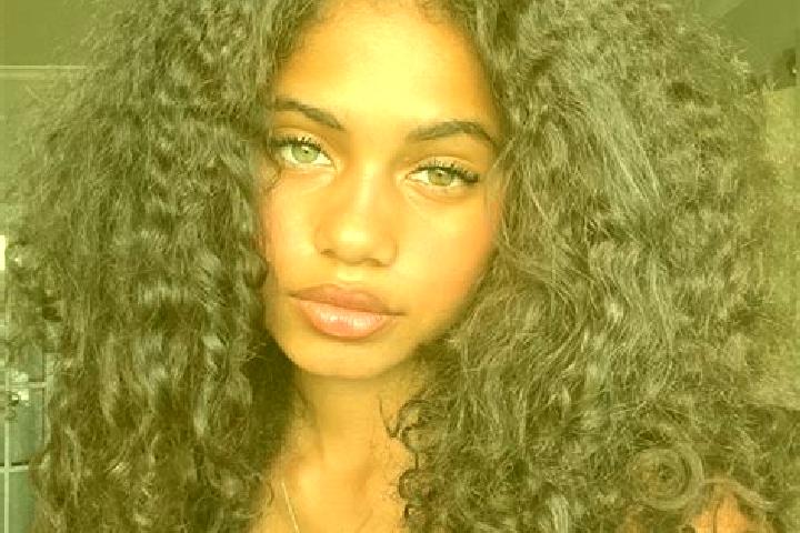 Sienna, 21, a black grey-eyed ebony companion based in Ain Smara. Offering A-Level, Travel Companion, Erotic Massage, Party Girl. Available for incall and ou...
