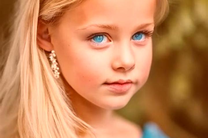 Sienna, 21, a blonde blue-eyed indian companion based in Caerano di San Marco. Offering Massage, 69, BDSM. Available for incall and outcall, overnight bookin...