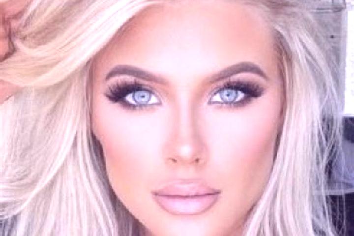 Sienna, 21, a platinum blonde blue-eyed ebony companion based in Guefra. Offering GFE, CIM, Party Girl. Available for incall and outcall, day and evening dates.