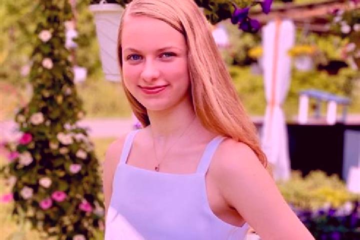 Sienna, 21 — Escort in Holbrook, United States