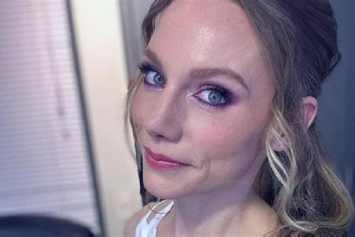 Sienna, 21 — Escort in McEwen, Canada