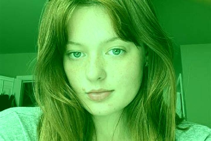 Sienna, 22, a auburn grey-eyed european companion based in Klotten. Offering Party Girl, Couples, Travel Companion. Available for incall and outcall, day and...