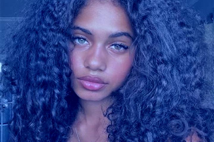 Sienna, 22, a black grey-eyed ebony companion based in Tiebila. Offering GFE, Roleplay, OWO, Fetish. Available for incall and outcall, day and evening dates.