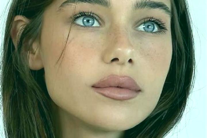 Sienna, 22, a brunette brown-eyed caucasian companion based in Retaud. Offering Duos, Travel Companion, 69. Available for incall and outcall, day and evening...