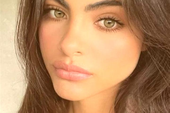 Sienna, 22, a brunette dark-eyed middle eastern companion based in Guadalupe del Monte. Offering Striptease, OWO. Available for incall and outcall, day and e...