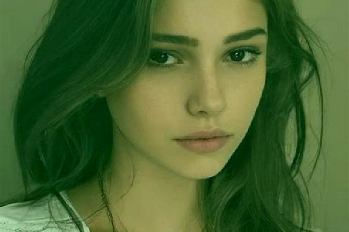 Sienna, 22, a chestnut dark-eyed slavic companion based in Sao Francisco do Maranhao. Offering Duos, Erotic Massage, Domination. Available for incall and out...