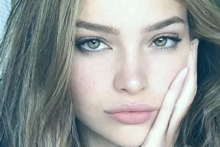 Sienna, 22, a dark blonde hazel-eyed caribbean companion based in El Ejido. Offering Duos, Dinner Date, Girlfriend Experience, Fetish, Erotic Massage. Availa...