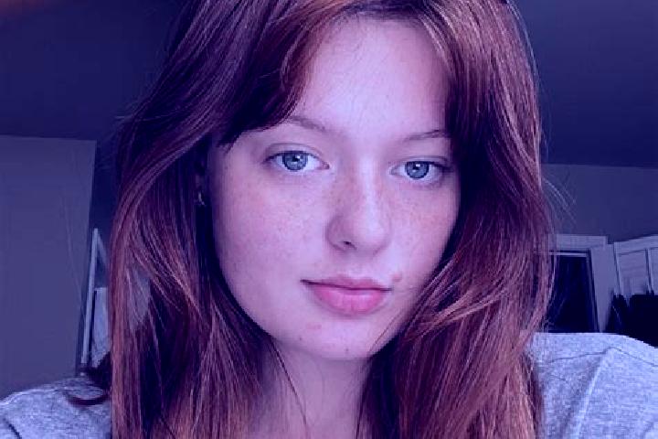 Sienna, 23, a auburn amber-eyed caucasian companion based in Simiane-la-Rotonde. Offering Massage, Girlfriend Experience, CIM, Couples. Available for incall ...