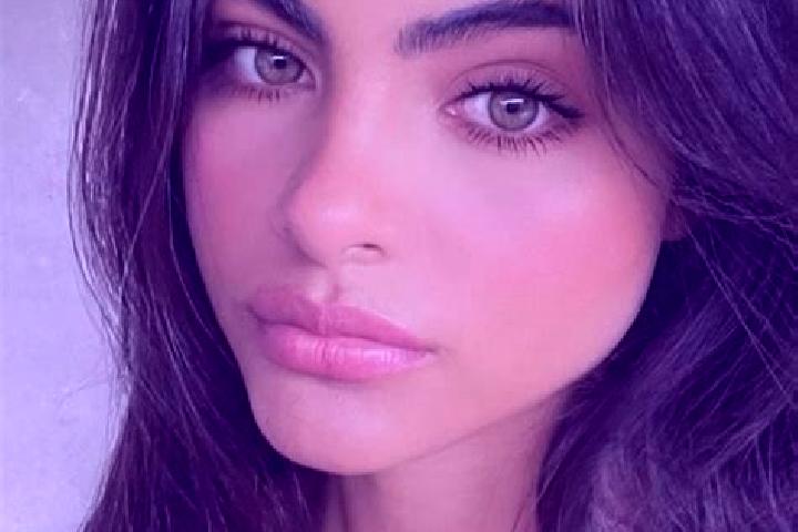 Sienna, 23, a auburn dark-eyed caucasian companion based in Verdunville. Offering Erotic Massage, A-Level, Overnight. Available for incall and outcall, day a...