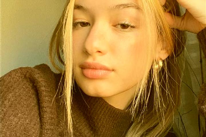 Sienna, 23, a blonde brown-eyed mixed companion based in Rhee Beru. Offering Duos, Domination, Erotic Massage. Available for incall and outcall, overnight bo...