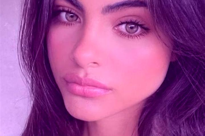 Sienna, 23, a chestnut hazel-eyed middle eastern companion based in Fredonia. Offering Roleplay, Erotic Massage, Striptease, Travel Companion, Overnight. Ava...