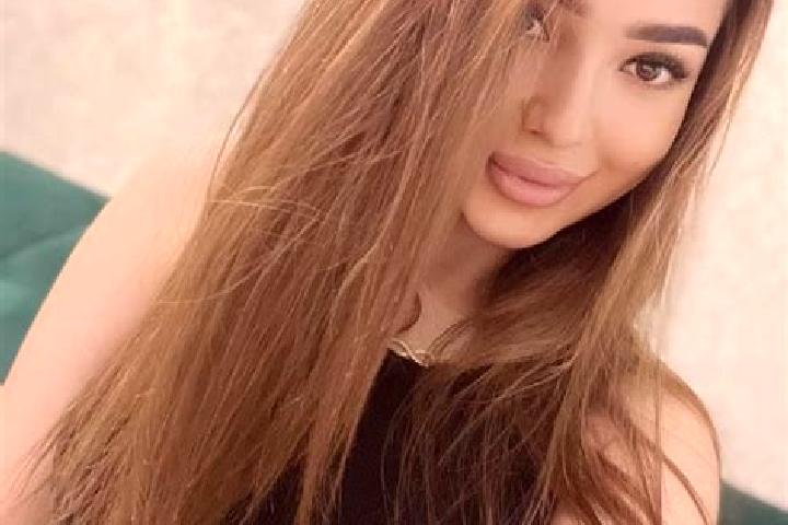 Sienna, 23, a dark blonde dark-eyed latina companion based in Banstead. Offering Domination, Deep French Kissing, Erotic Massage, Overnight. Available for in...