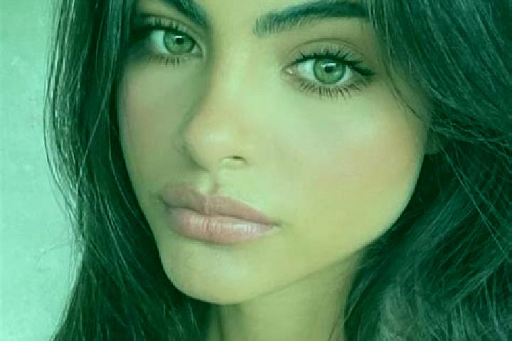 Sienna, 23, a dark blonde green-eyed european companion based in Argyrades. Offering BDSM, Deep French Kissing, Travel Companion. Available for incall and ou...