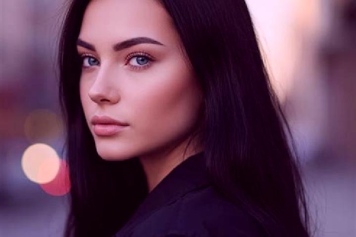 Sienna, 23, a red blue-eyed latina companion based in Aukstadvaris. Offering Dinner Date, BDSM, OWO. Available for incall and outcall, overnight bookings ava...