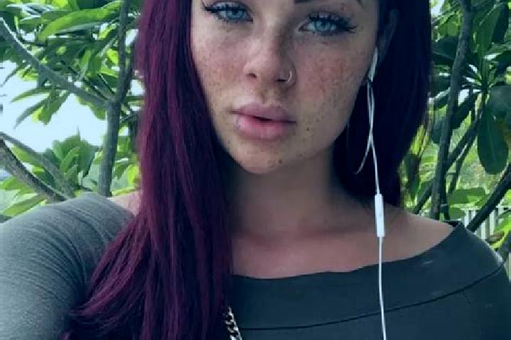 Sienna, 23, a red hazel-eyed caucasian companion based in Santa Isabel Xiloxoxtla. Offering GFE, OWO. Available for incall and outcall, day and evening dates.