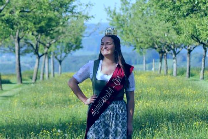 Sienna, 23 — Escort in Konradsheim, Austria