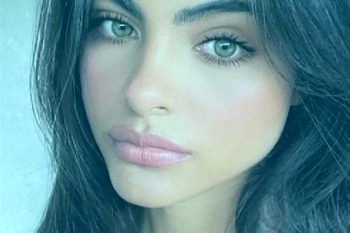 Sienna, 24, a black green-eyed middle eastern companion based in Tall Abyad. Offering Tantra, CIM, 69, Erotic Massage, Girlfriend Experience. Available for i...