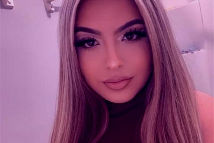 Sienna, 24, a blonde amber-eyed latina companion based in Vastseliina. Offering Erotic Massage, Travel Companion, BDSM, Party Girl. Available for incall and ...